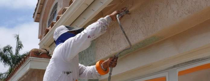 Sucmak Employee painting